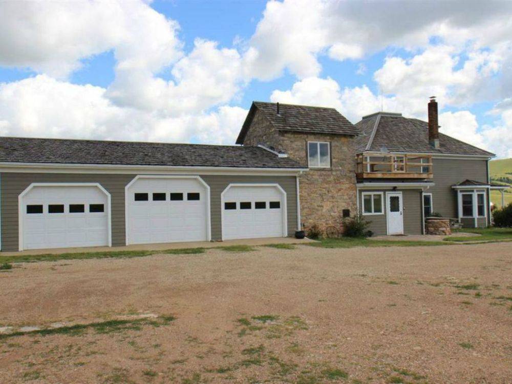 Draper Roadhouse Historic Home For Rent at Elkhorn Ridge Spearfish